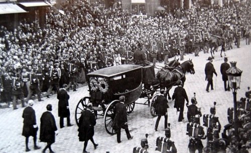 Parigi, 1 giugno 1885. Il funerale di Victor Hugo