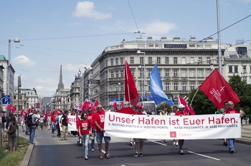 "Il nostro porto è il vostro porto". Manifestazione di indipendentisti triestini a Vienna, 22 giugno 2013