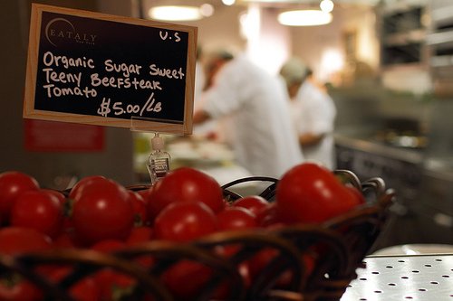 Pomodorini di Eataly. Circa 8 euro al kg. 