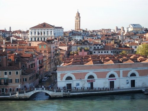 SaLE Docks, Zattere, Venezia - prima tappa del Révolution touR