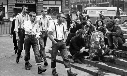 Skinheads a Piccadilly Circus, 1969