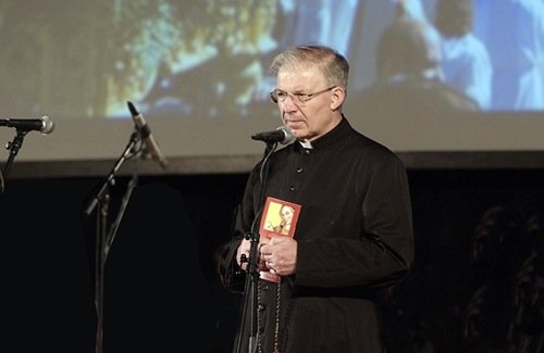 Monsignor Mauro Inzoli, già presidente del Banco Alimentare (dal 1997 al 2012) e vicepresidente della Compagnia delle Opere.