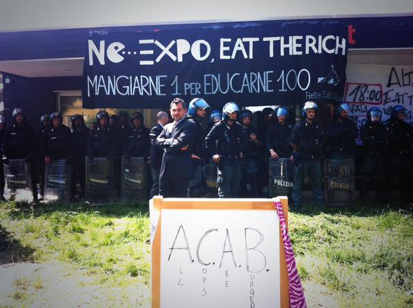 Bolognina, 7 maggio 2015. Muraglia di agenti per sgomberare un'occupazione simbolica, gente che voleva presentare un libro contro Eataly e poi andarsene.