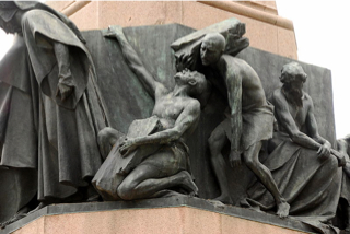 i superbi del monumento a Dante in Trento